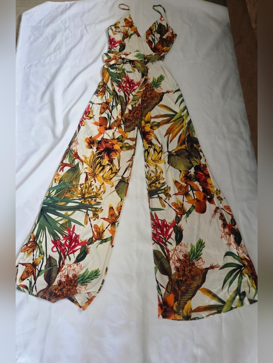 Pants - Floral Wide-Leg Jumpsuit in Cream with Tropical Print